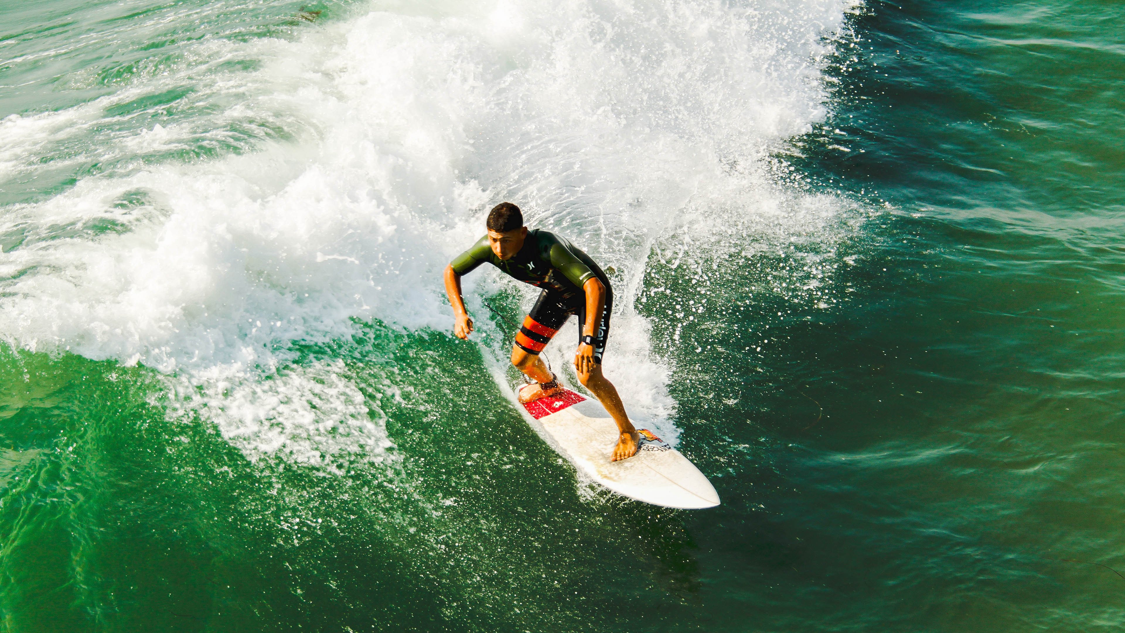 不同时开球影响公平中超赛程再受诟病，中超两个赛区怎么比赛