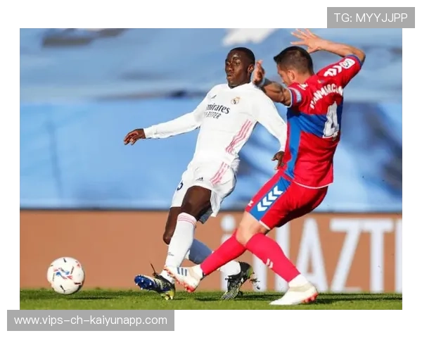 埃尔切的逼抢策略如何瓦解银河战舰？